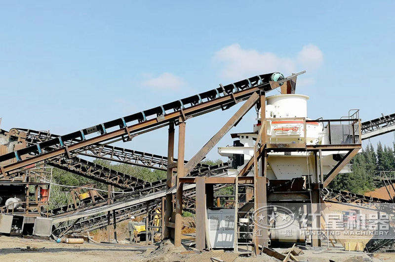 小型制砂機生產現場，第二季度開始盈利